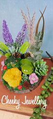 Green tree frog Garden centrepiece