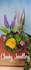 Green tree frog Garden centrepiece