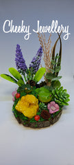Green tree frog Garden centrepiece