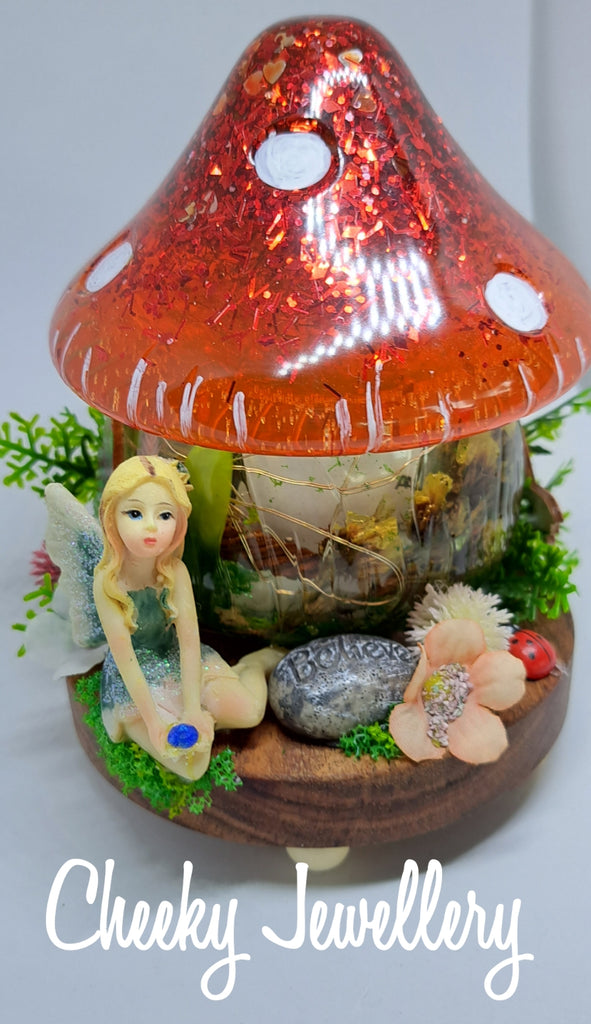 Fairy Resin toadstool trinket box, with woodland setting