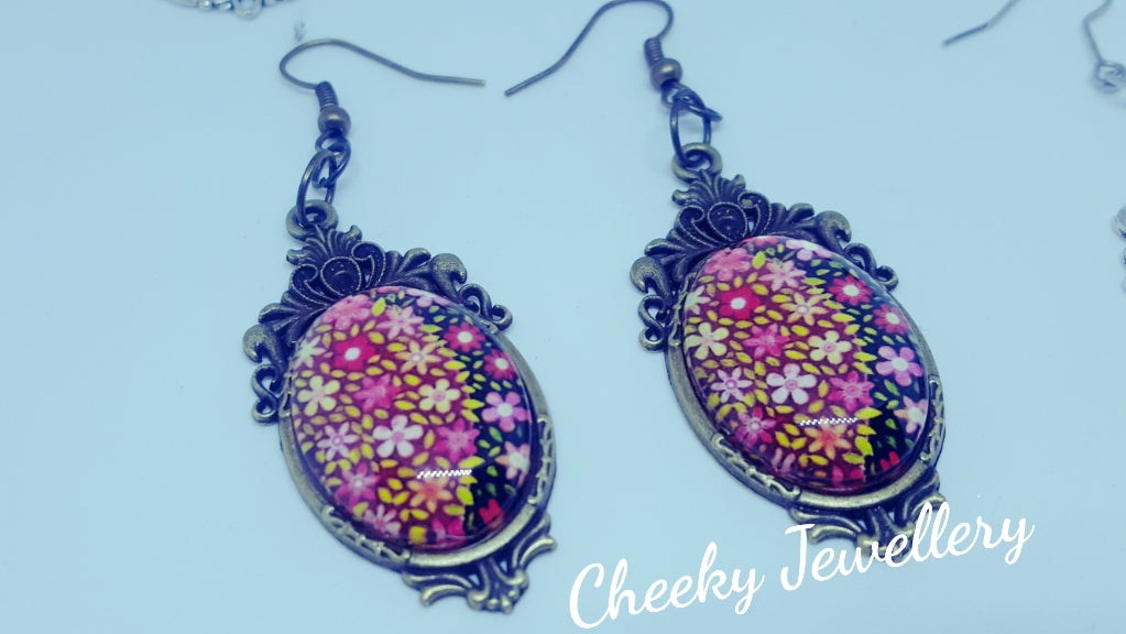 Flower pendant earrings