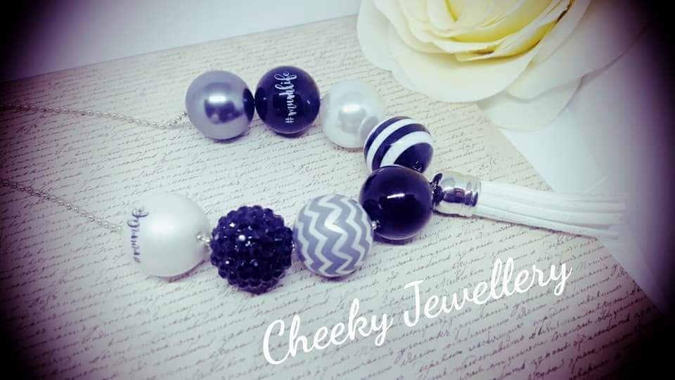 Mumlife bubblegum necklace